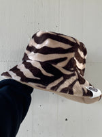 Load image into Gallery viewer, REVERSIBLE ZEBRA PRINT HAT
