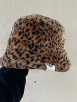 Load image into Gallery viewer, REVERSIBLE LEOPARD PRINT HAT
