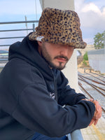 Load image into Gallery viewer, REVERSIBLE LEOPARD PRINT HAT
