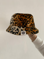 Load image into Gallery viewer, REVERSIBLE LEOPARD PRINT BUCKET HAT
